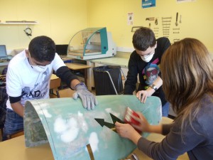 Le ponçage du "capot moteur" arrière