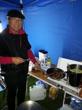 le chauffeur faisant aussi office de cuisinier à ses heures... merci François !